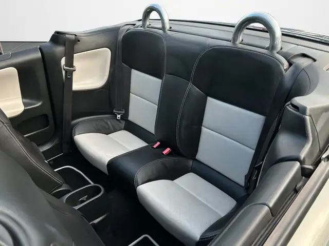 Peugeot 207 CC view 11