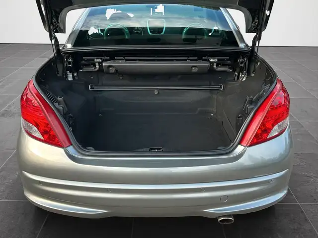 Peugeot 207 CC view 7