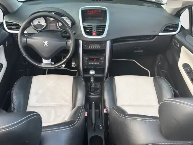 Peugeot 207 CC view 14