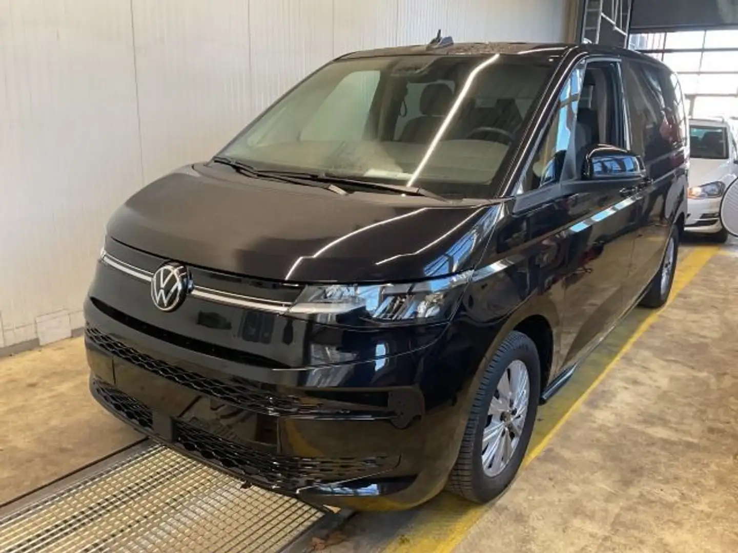 Volkswagen T7 Multivan 2.0 TDI Life DSG AHK Navi LED 7-Sitze Schwarz - 2