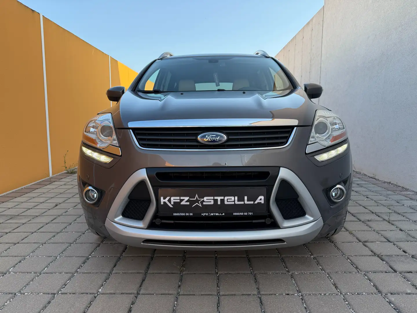 Ford Kuga Individual Titanium 4WD 2,0D / Aut. / Leder / 4x4 Hnědá - 2