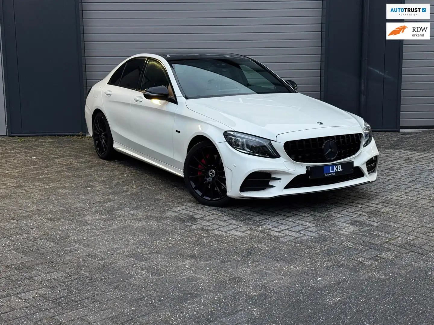 Mercedes-Benz C 300 e AMG uitgevoerd, Pano, Sfeer, Parelmoer wit, Cam Blanc - 1
