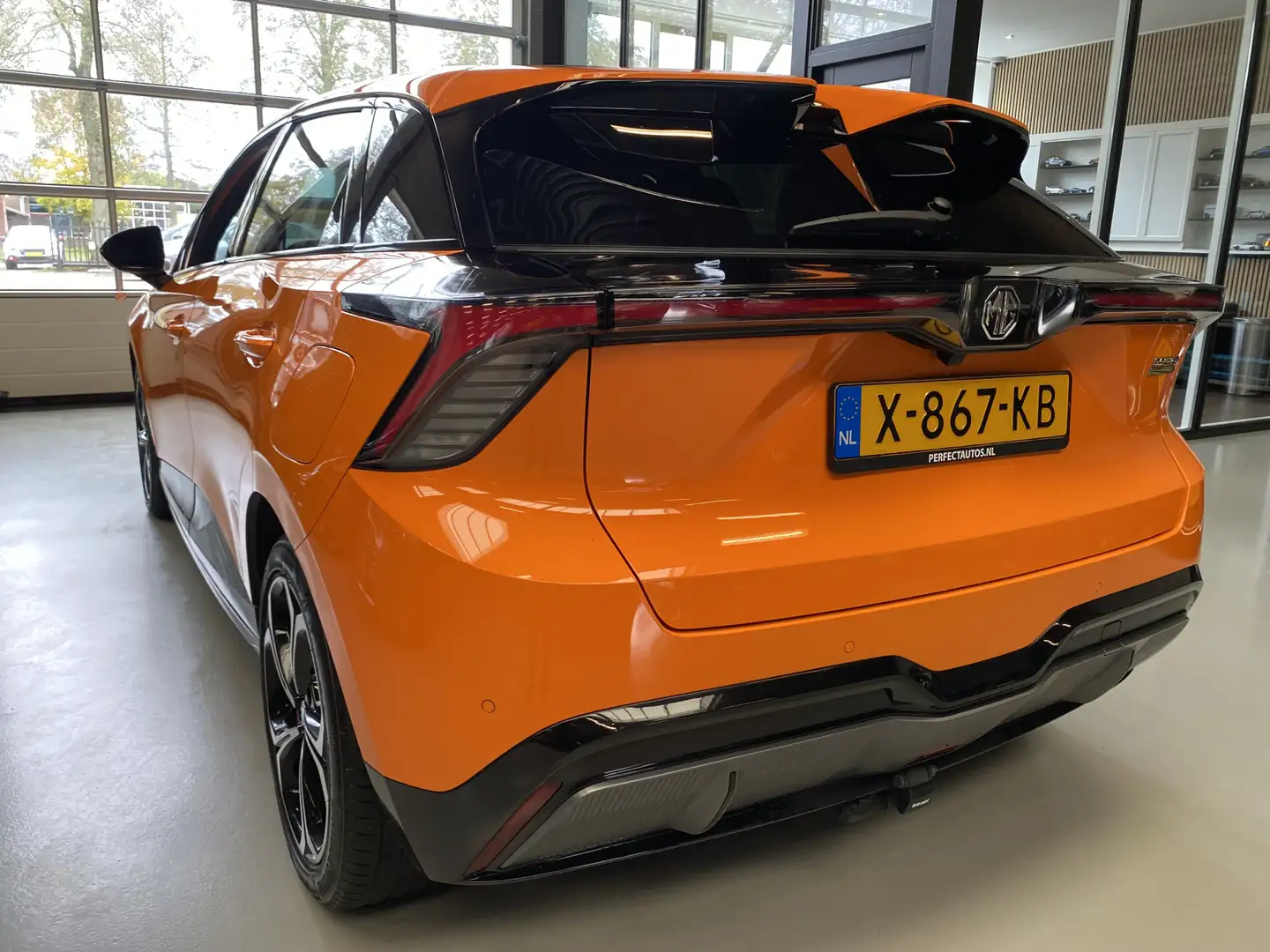 MG MG4 Electric AWD XPOWER 64 kWh 436PK, 360 camera, Navi Oranje - 2