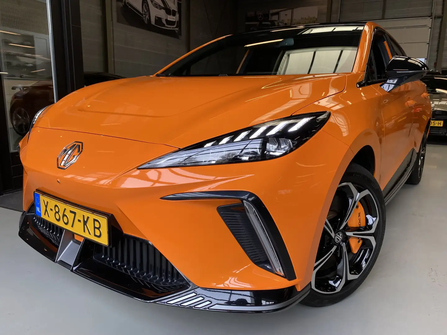 MG MG4 Electric AWD XPOWER 64 kWh 436PK, 360 camera, Navi Orange - 1