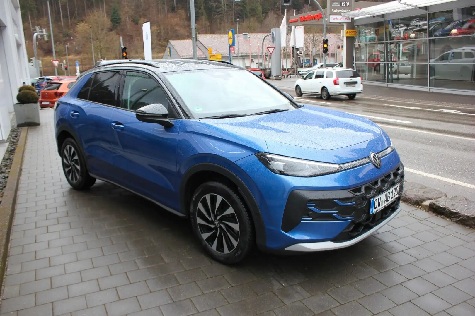 Volkswagen T-Roc Life 1.5 eTSI DSG LED,Navi,SHZ,Kamera,BT Blau - 2
