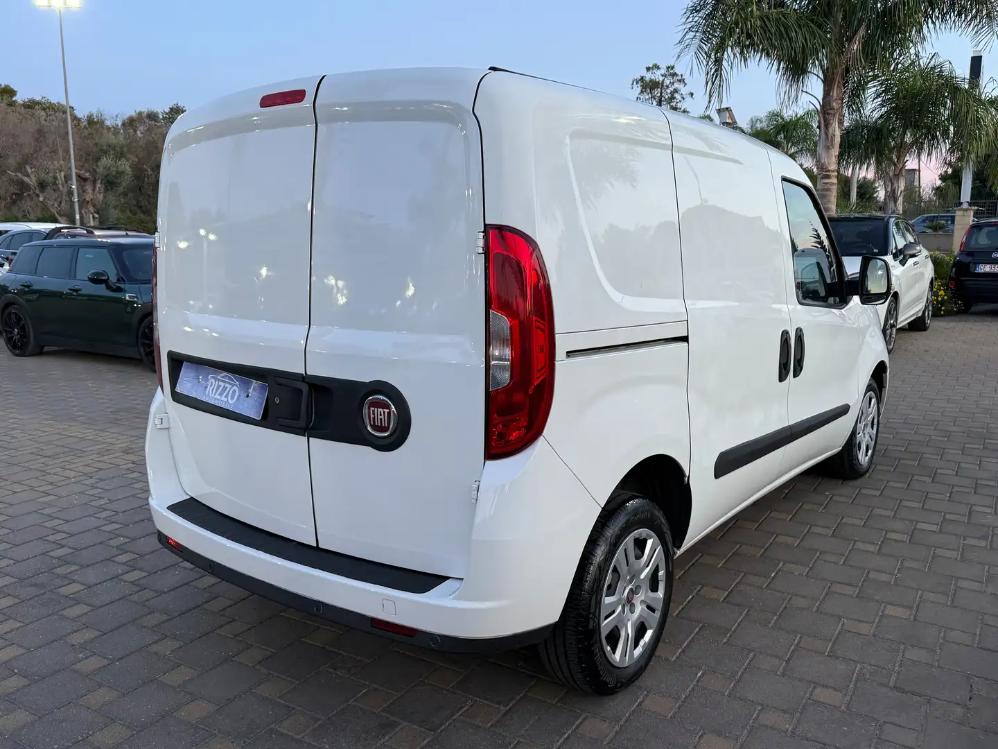 Fiat Doblo MAXI 1.6MJT 105CV 3POSTI CARGO RETE POST APRI +IVA Biały - 2