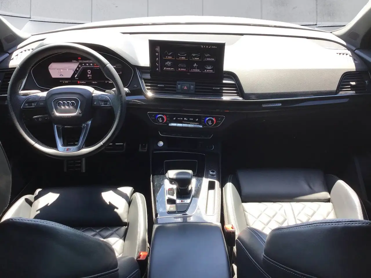 Audi SQ5 снимка Audi SQ5