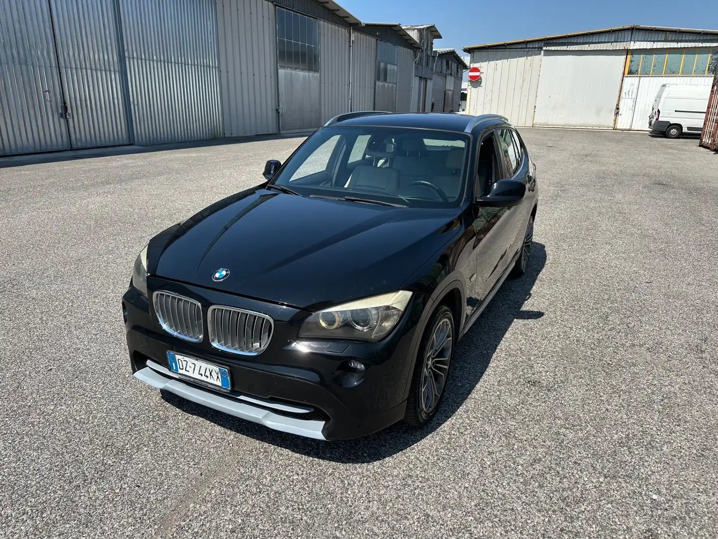 BMW X1 xDrive23dA Futura Negru - 1