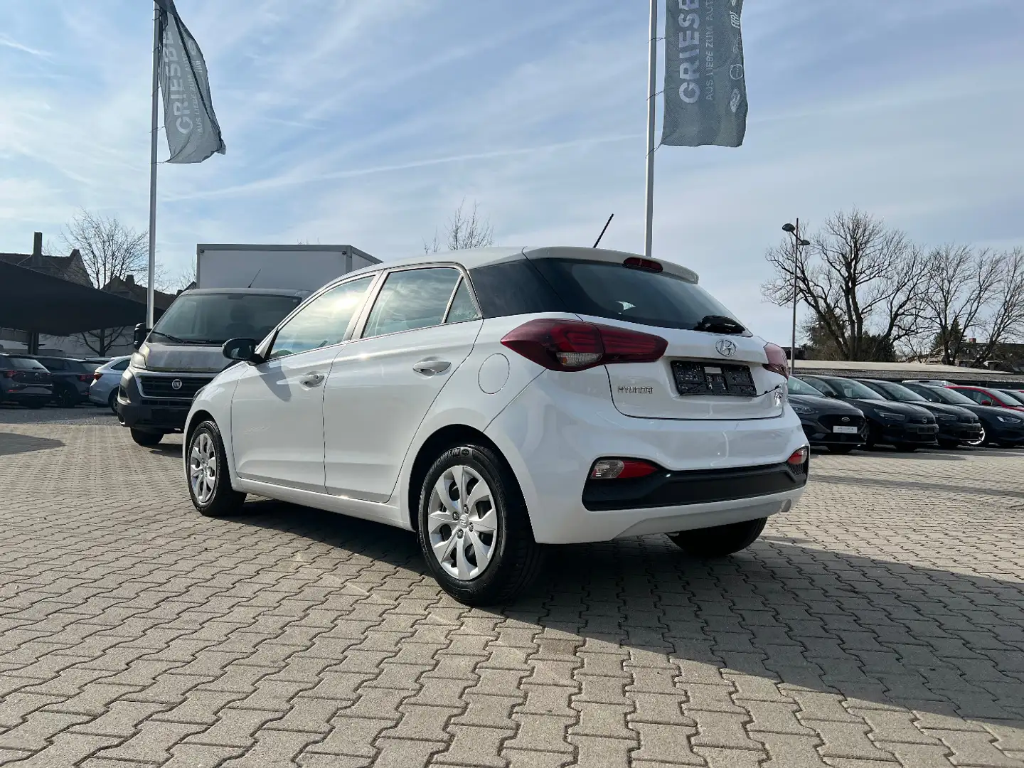 Hyundai i20 1.2 Select *Klimaanlage Servolenkung* Blanco - 2