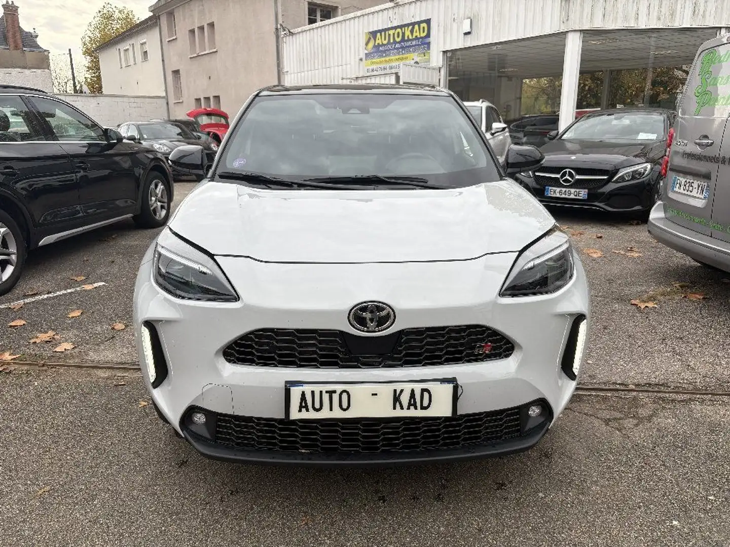 Toyota Yaris Cross HYBRIDE MY22 Hybride 116h 2WD GR SPORT Blanco - 2