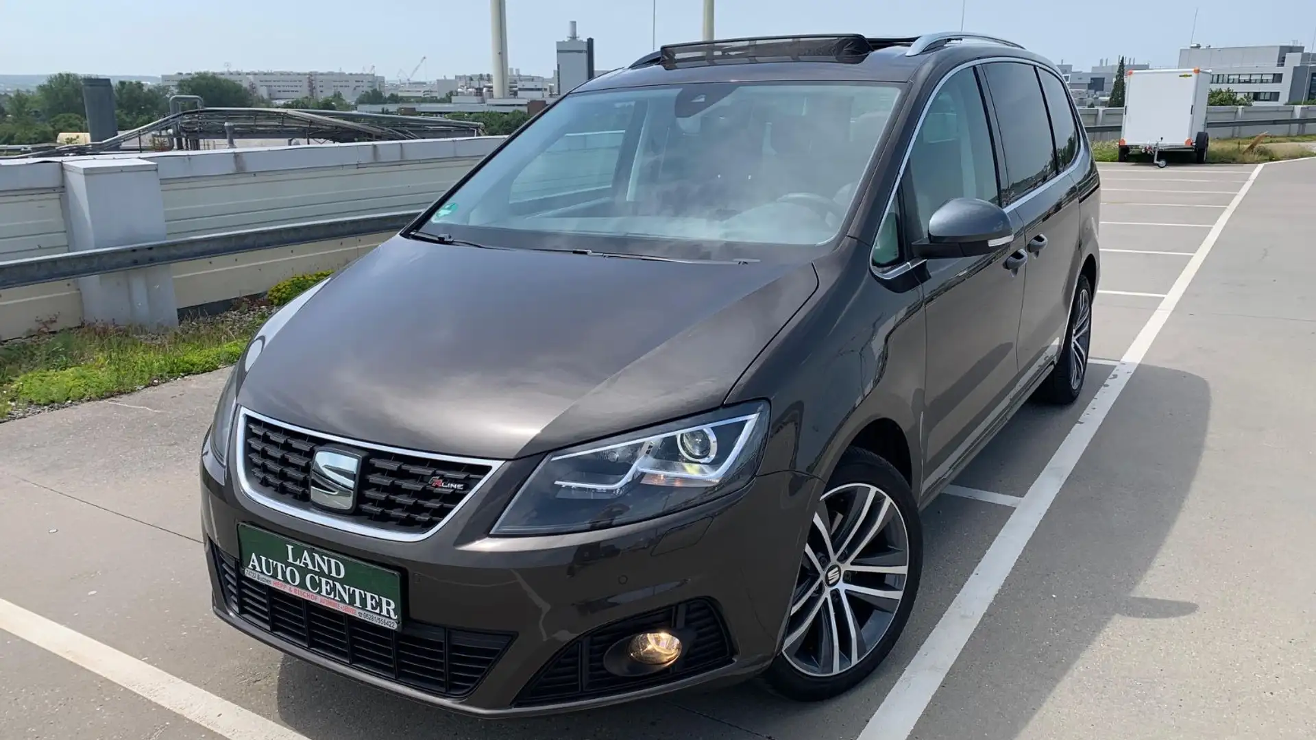 SEAT Alhambra 2.0 TDI DSG*FR*2xKiSi*PANO*7-SIT*AHK*AC Schwarz - 2