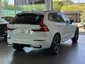 Volvo XC60 B4 (d) Mild Hybrid 197cv Aut. Plus Dark R-Design Bianco - thumbnail 4