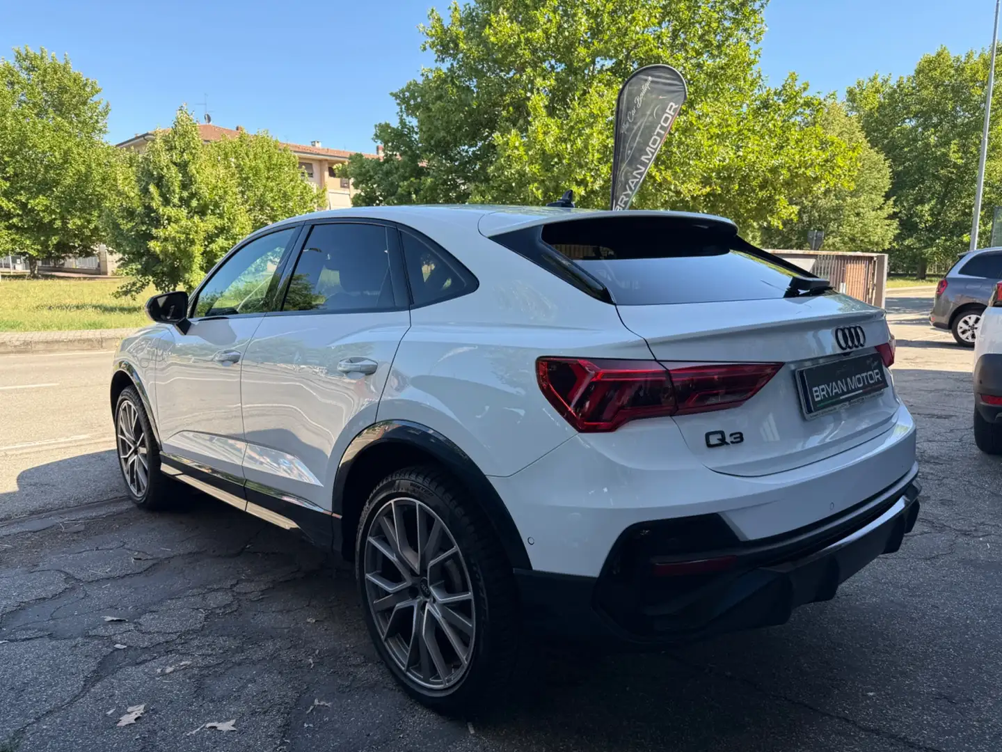 Audi Q3 SPB 45 TFSI e S tronic S line edition Bianco - 2