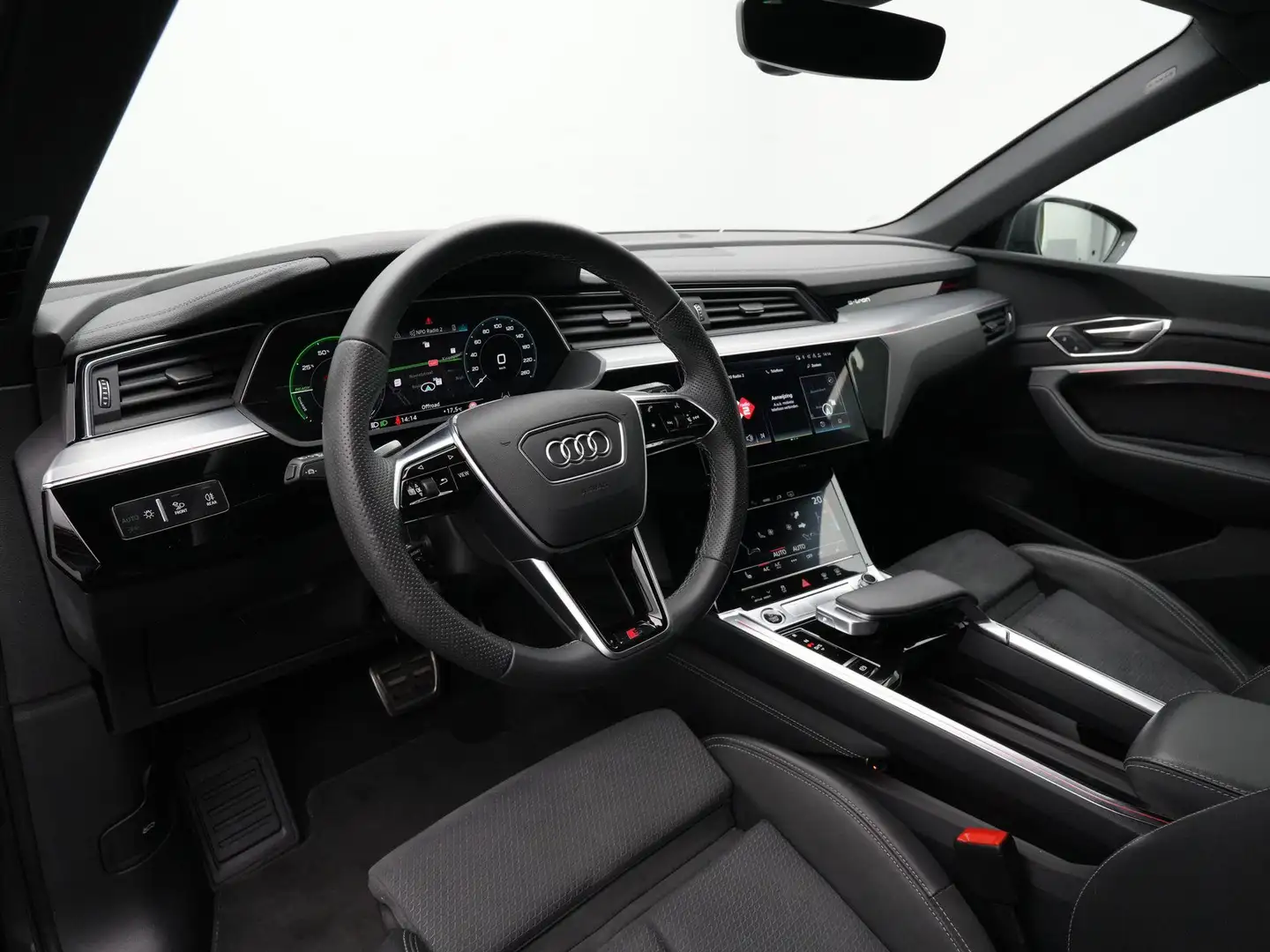 Audi Q8 e-tron 55 quattro Pro Line S 115 kWh 408 pk / S-Line | Pa Grijs - 2