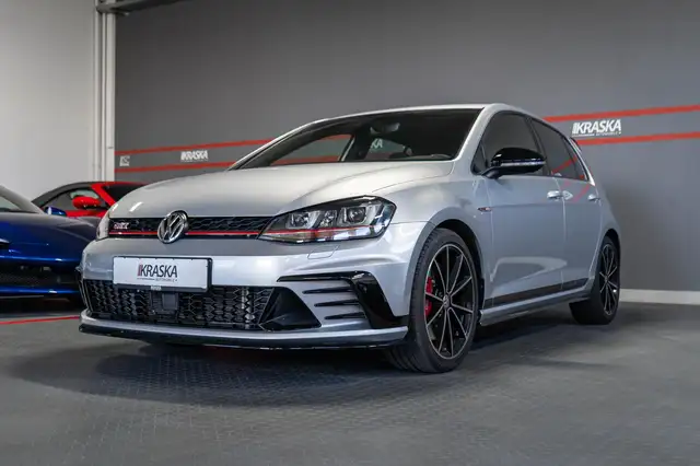 Volkswagen Golf view 4
