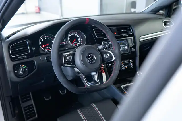 Volkswagen Golf view 14