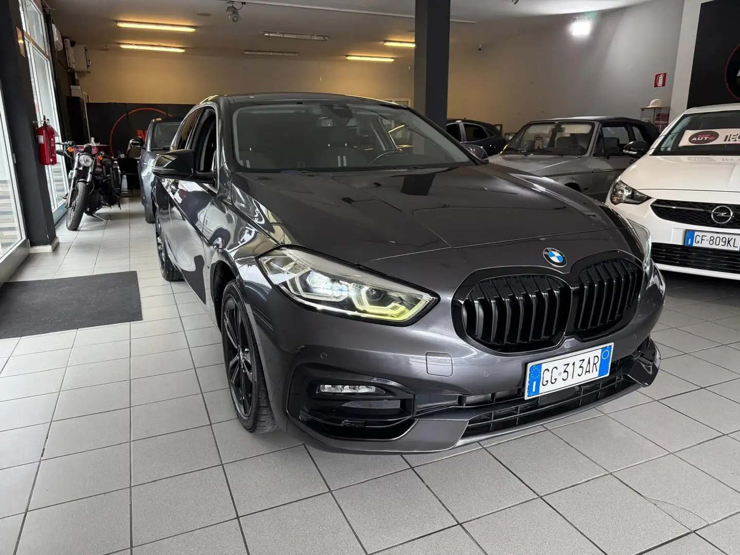 BMW 118 Serie 1 F40 118i Msport 136cv auto Grigio - 2