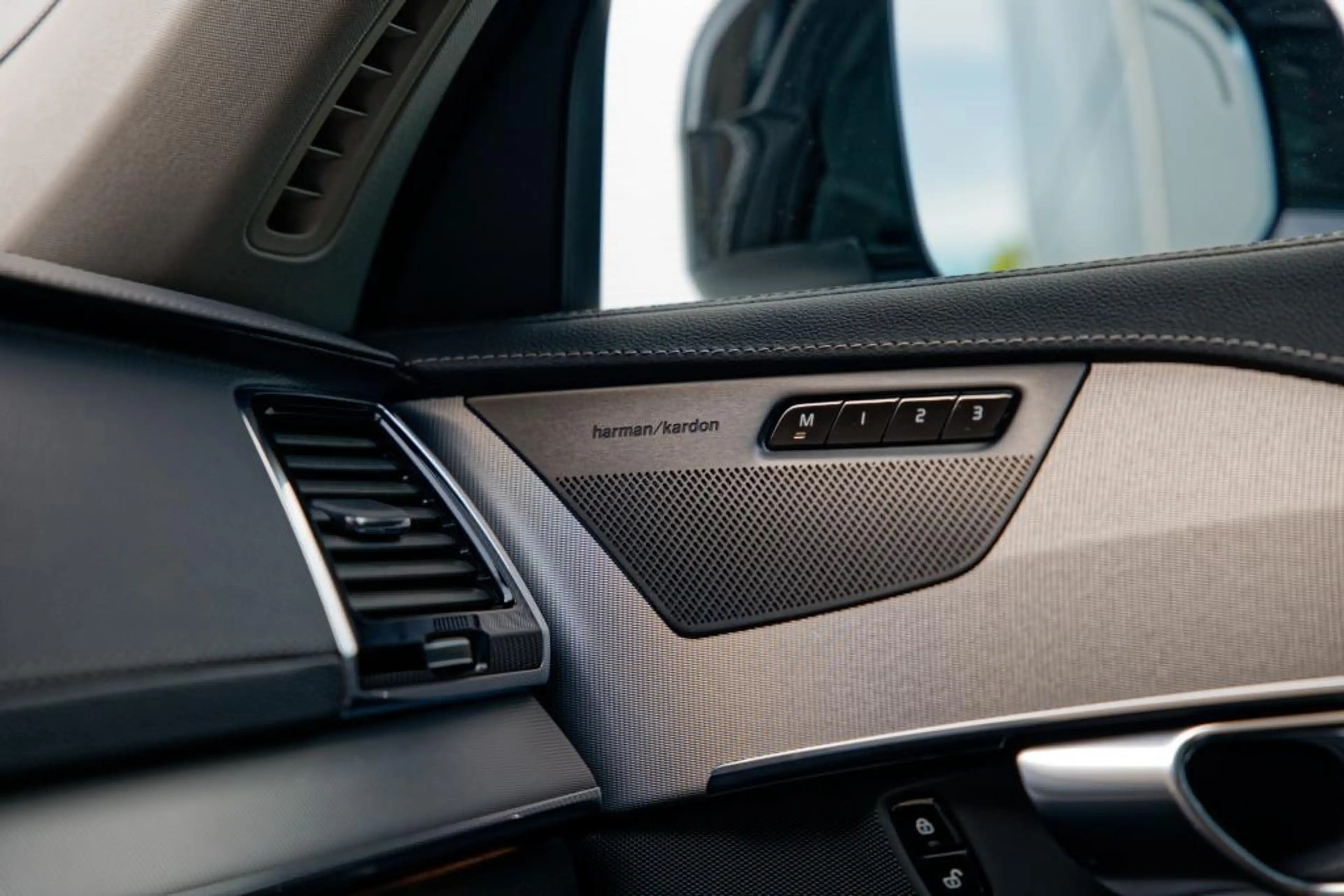 Volvo XC90 2.0 T8 Recharge AWD Plus Dark Panoramadak, LM velg — photo 8