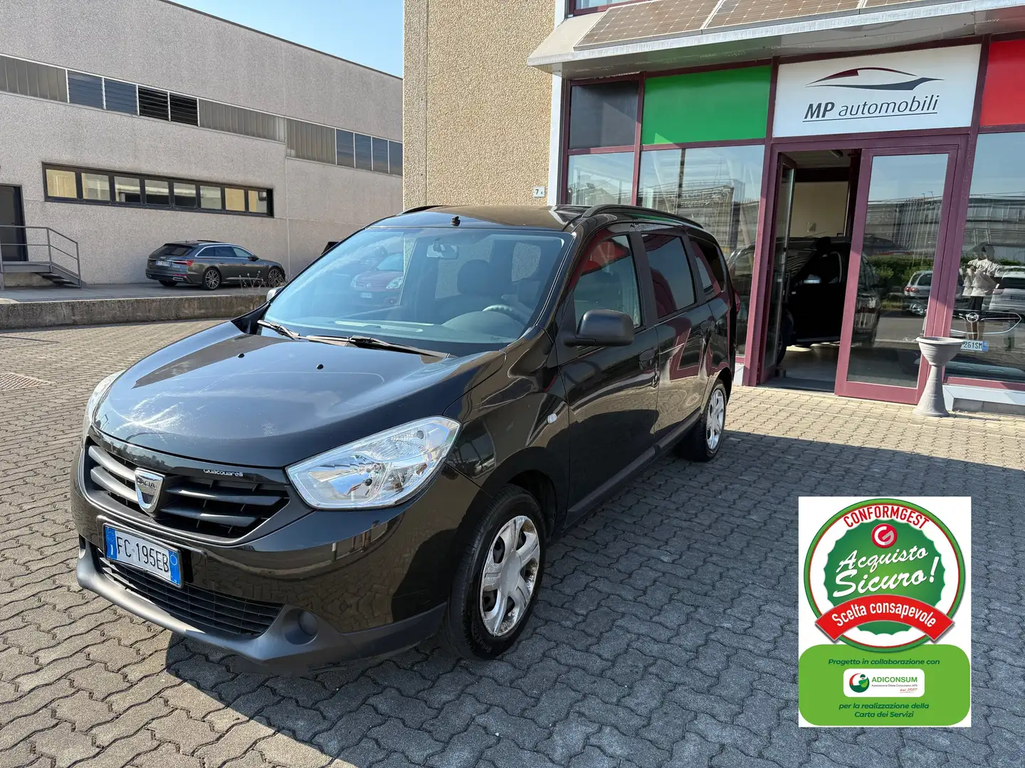 Dacia Lodgy 1.6 Ambiance, 7 POSTI, EURO 6B Чёрный - 1