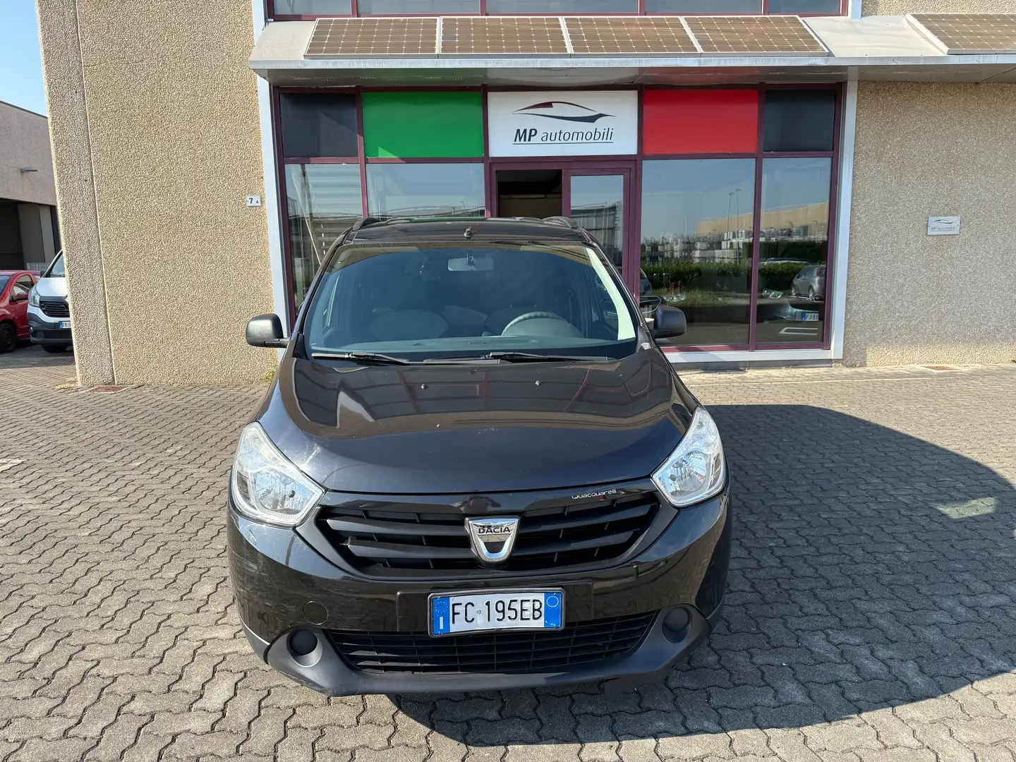 Dacia Lodgy 1.6 Ambiance, 7 POSTI, EURO 6B Чёрный - 2