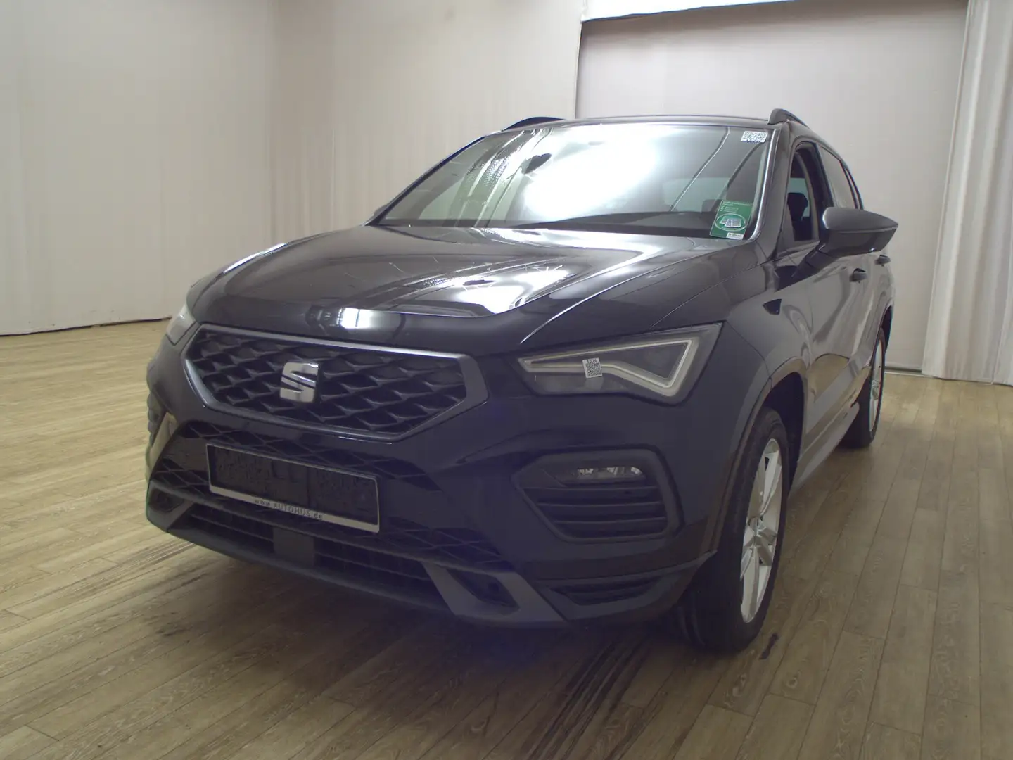 SEAT Ateca 2.0 TDI FR-Line Navi LED RFK AHK Schwarz - 2