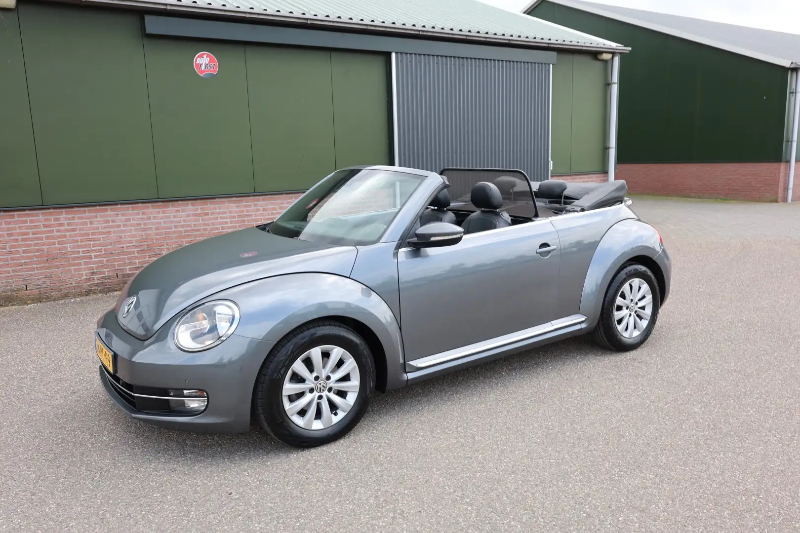 Volkswagen Beetle Cabriolet 1.2 TSI Design BlueMotion, Climate contr Grijs - 1