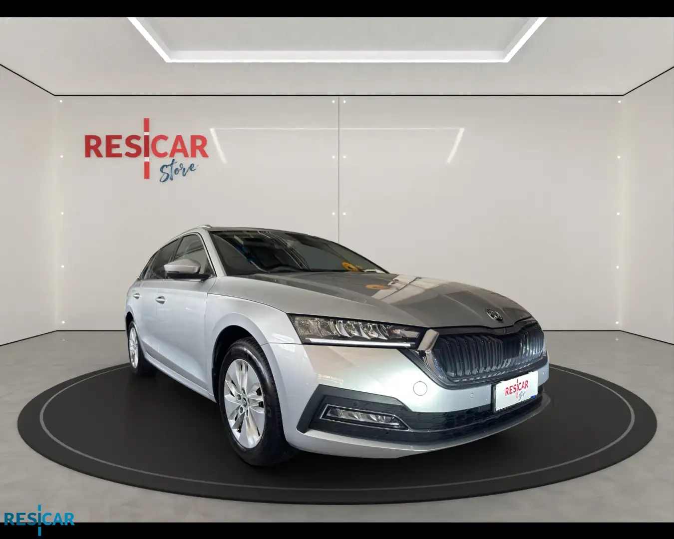 Skoda Octavia Wagon 2.0 TDI EVO SCR Executive Argento - 1