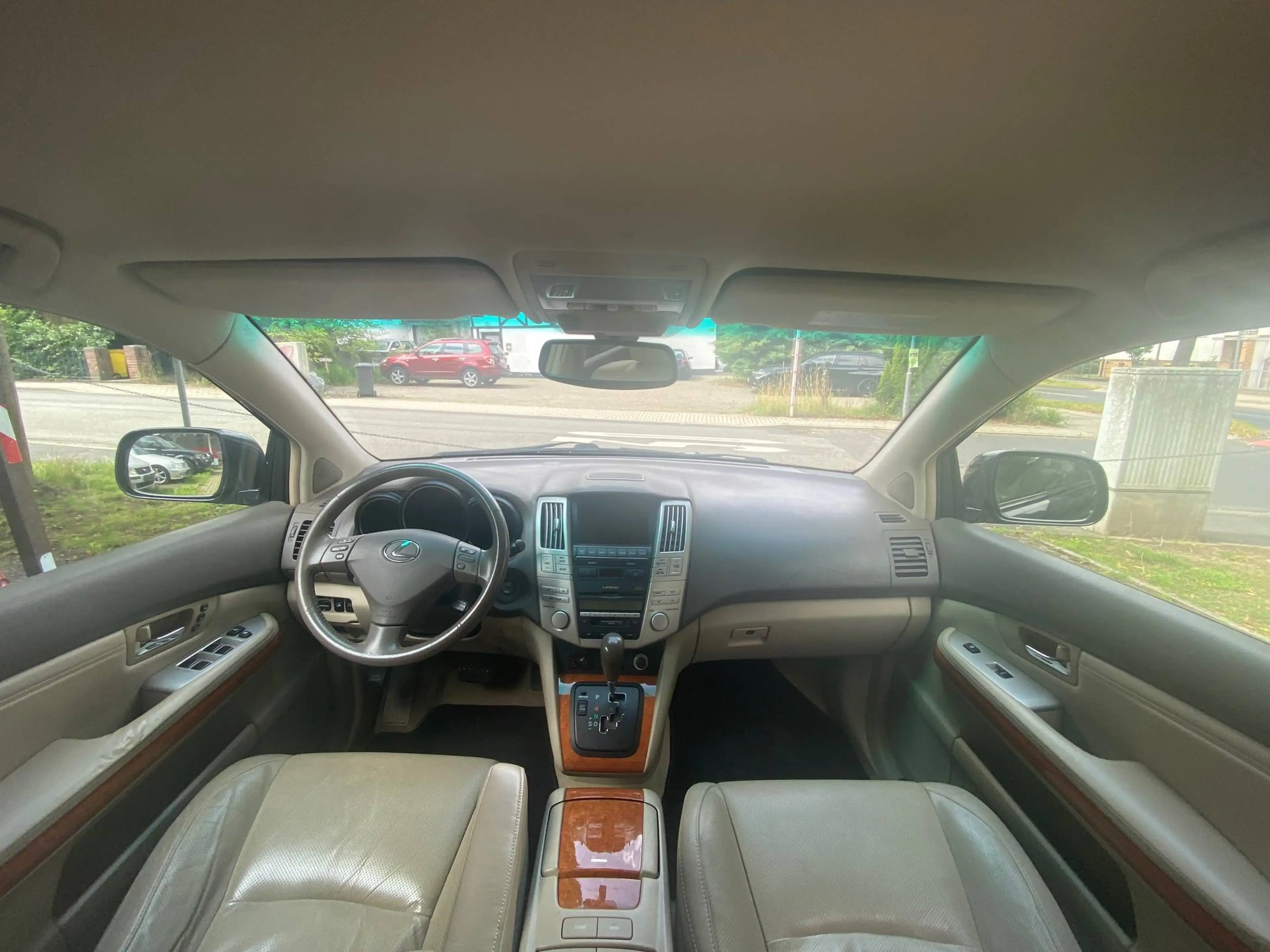 Lexus RX 300 Luxury — photo 15