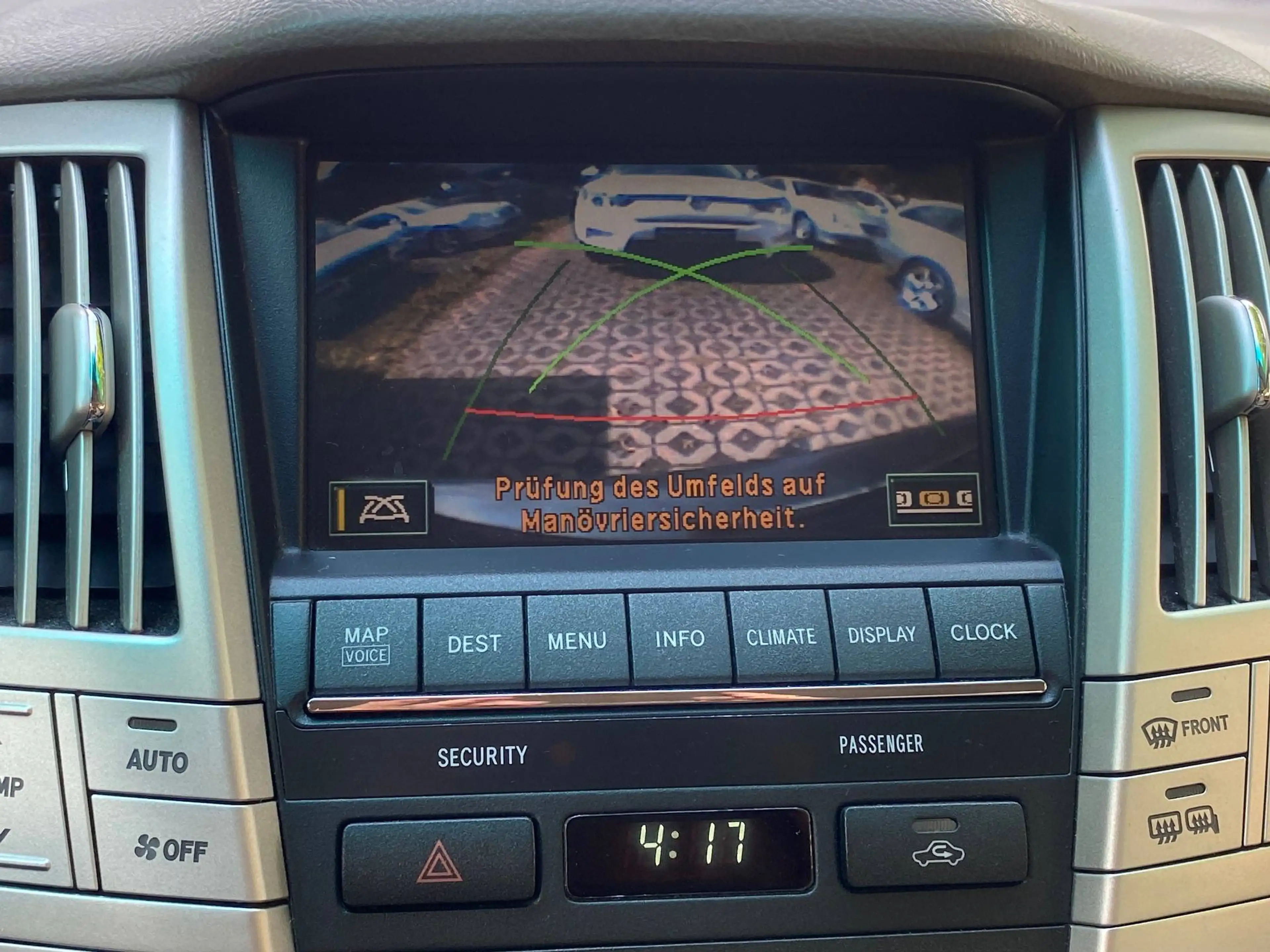 Lexus RX 300 Luxury — photo 13