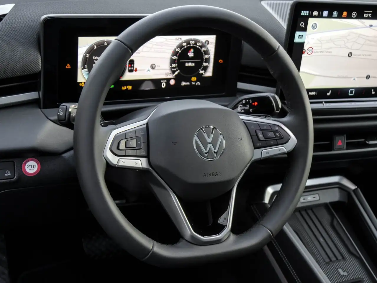 Volkswagen T-Roc Style 1.5 l eTSI (150 PS) 7-Gang-DSG PANO 10