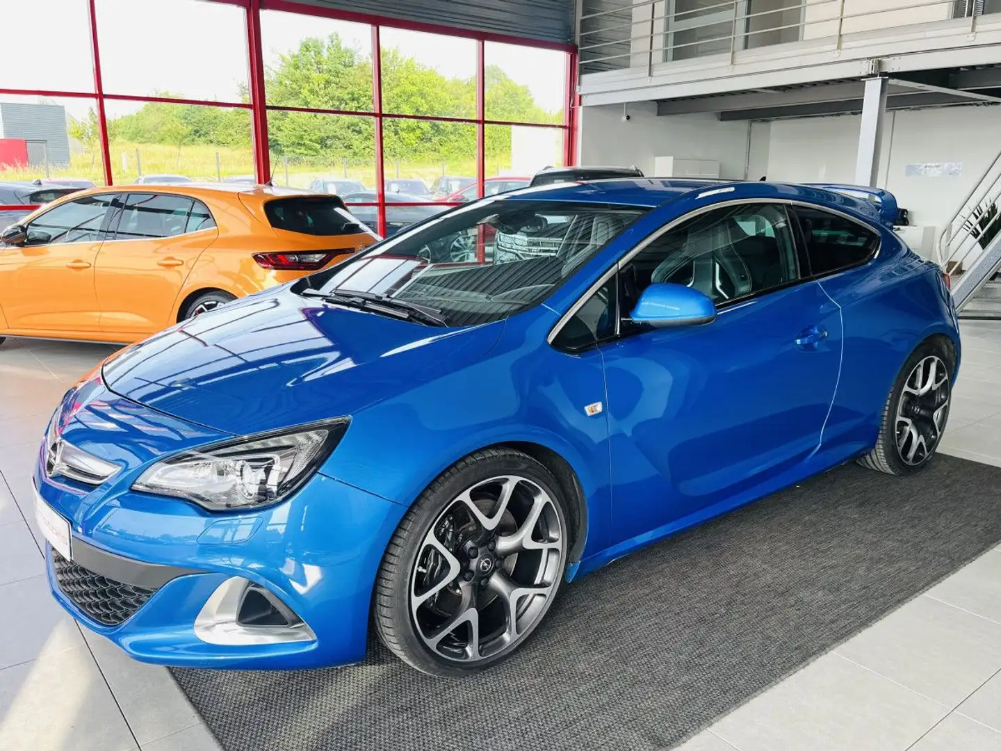 Opel Astra GTC OPC 2,0 TURBO 280 PACK PERFORMANCE HIFI INFINI Niebieski - 1