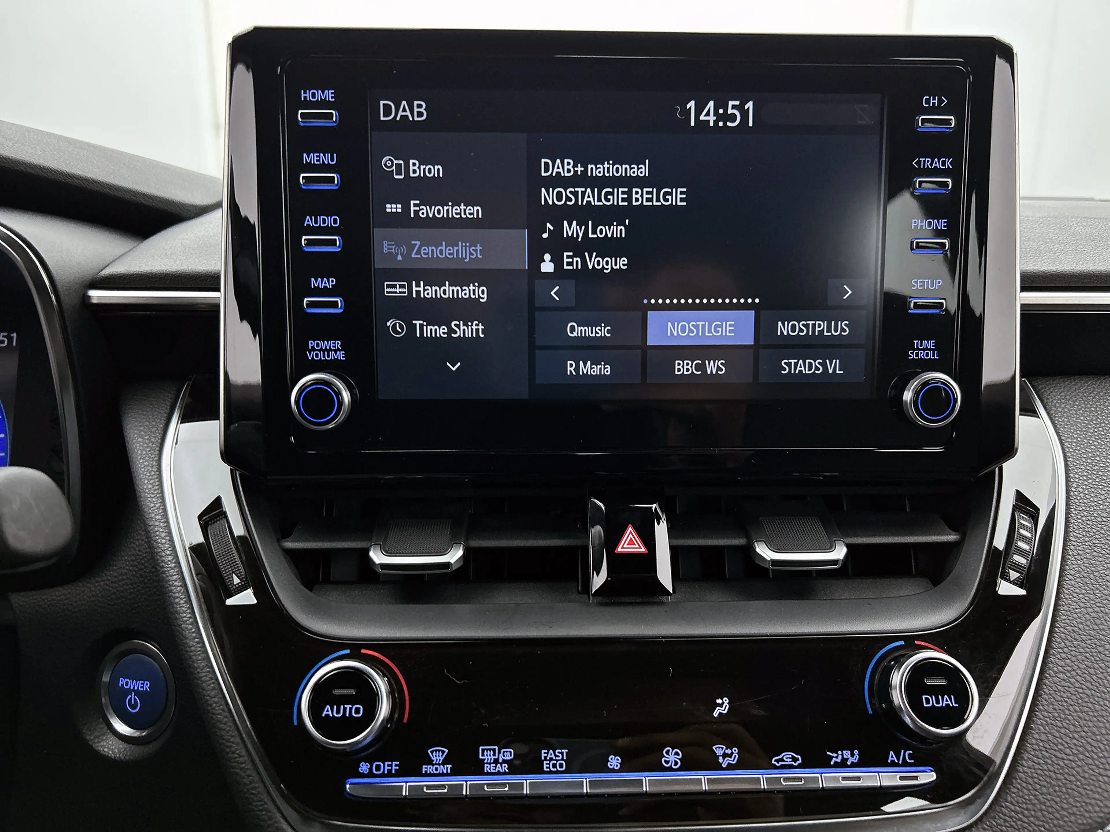 Toyota Corolla Touring Sports 1.8 Hybrid Business Plus — photo 9