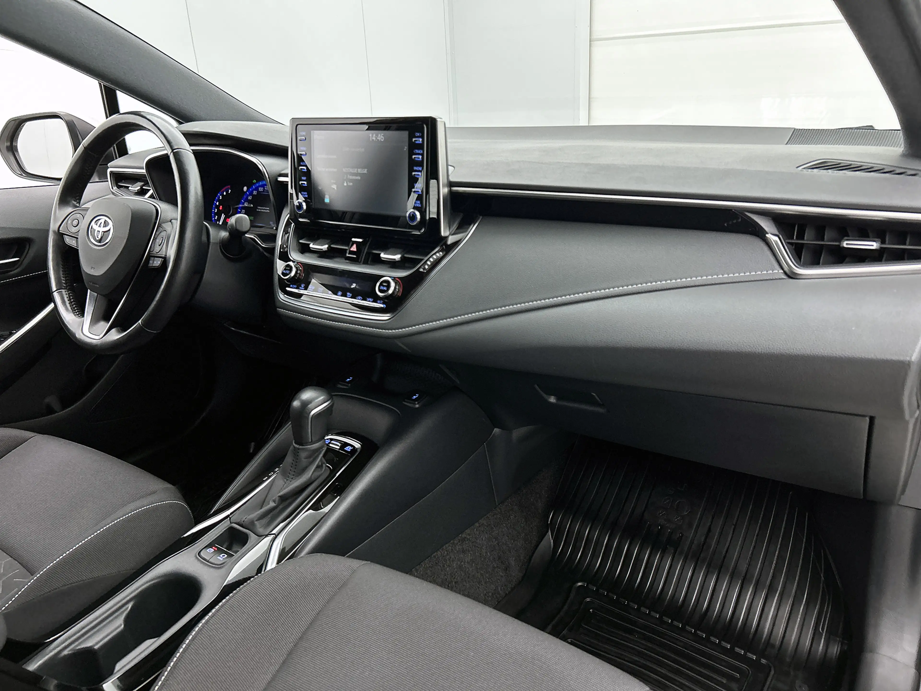 Toyota Corolla Touring Sports 1.8 Hybrid Business Plus — photo 6