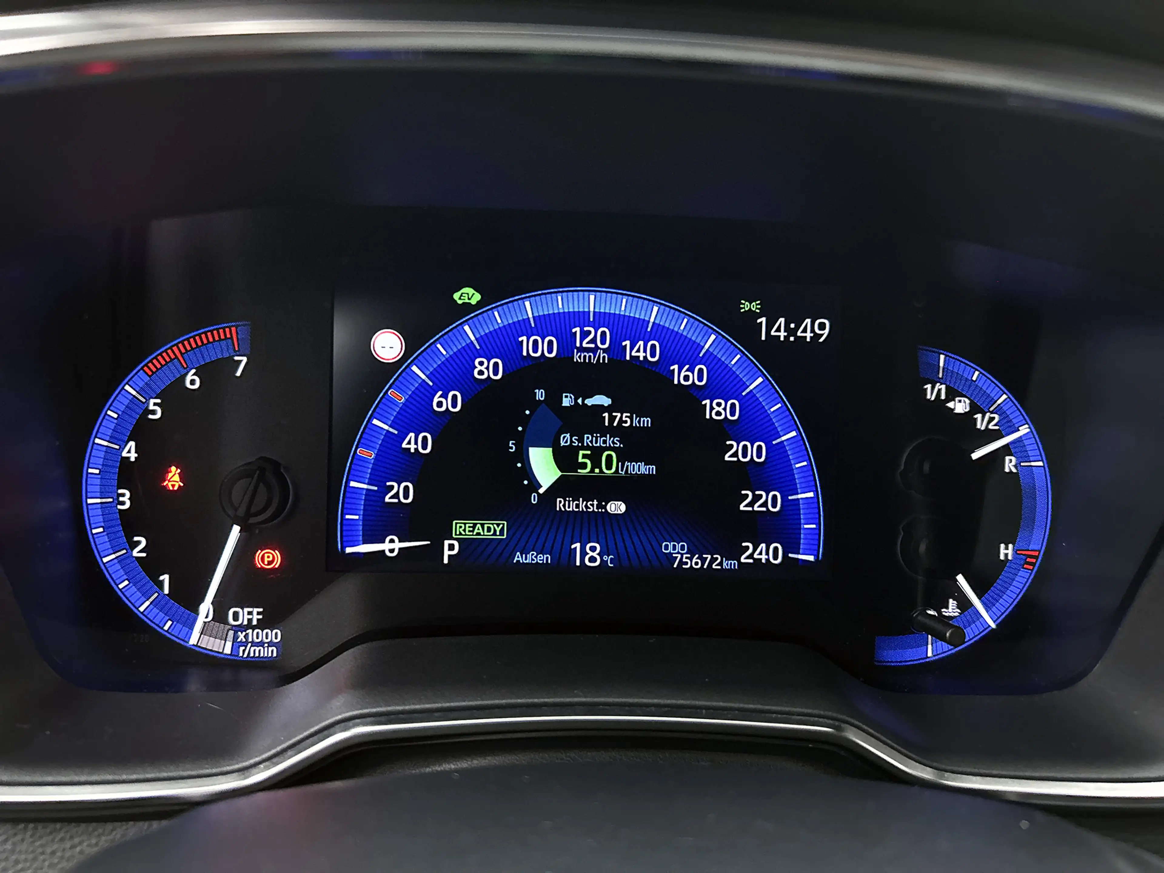 Toyota Corolla Touring Sports 1.8 Hybrid Business Plus — photo 5