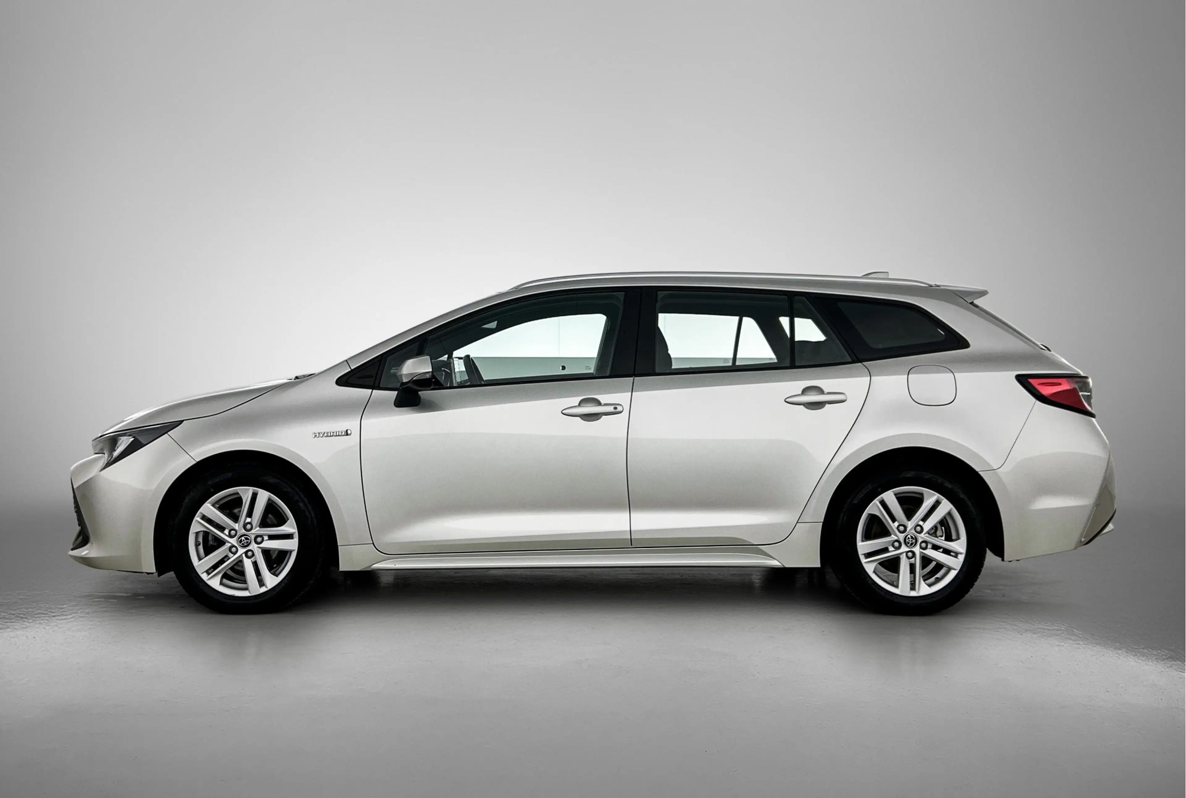Toyota Corolla Touring Sports 1.8 Hybrid Business Plus — photo 3