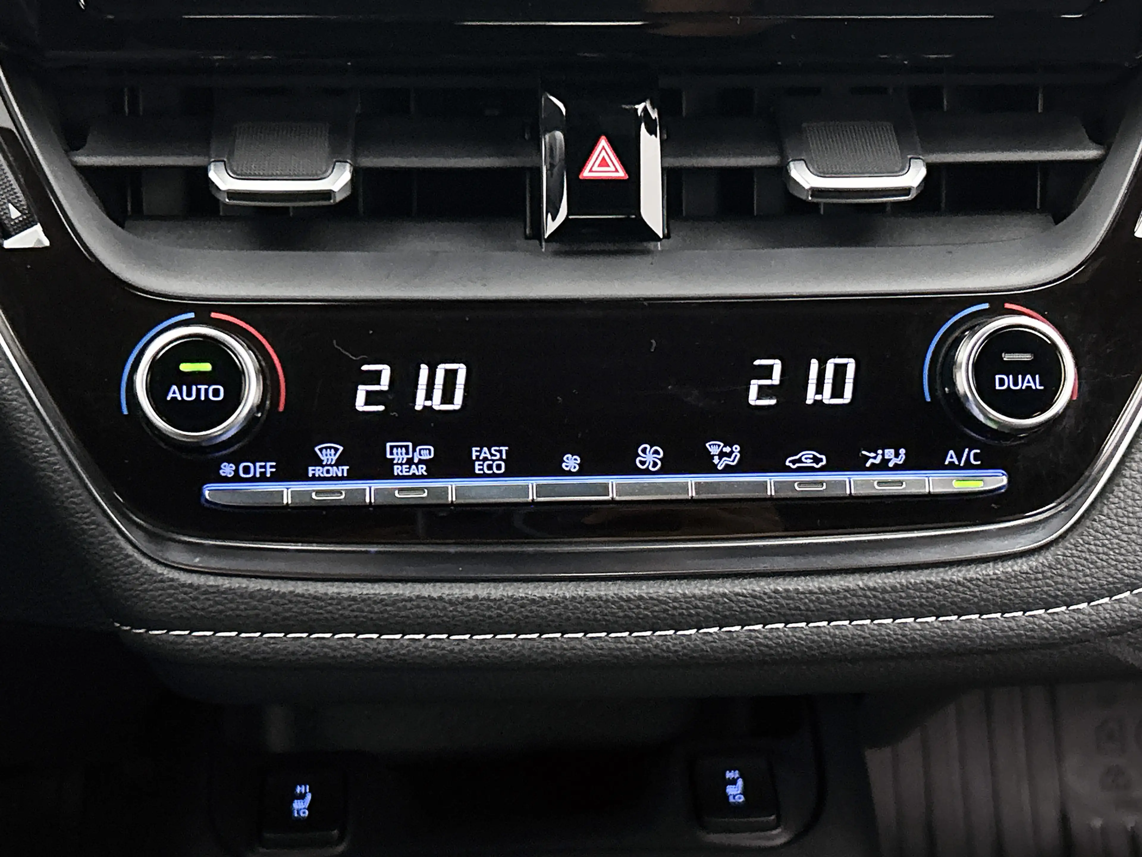 Toyota Corolla Touring Sports 1.8 Hybrid Business Plus — photo 10
