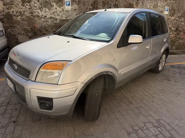 Ford Fusion main image