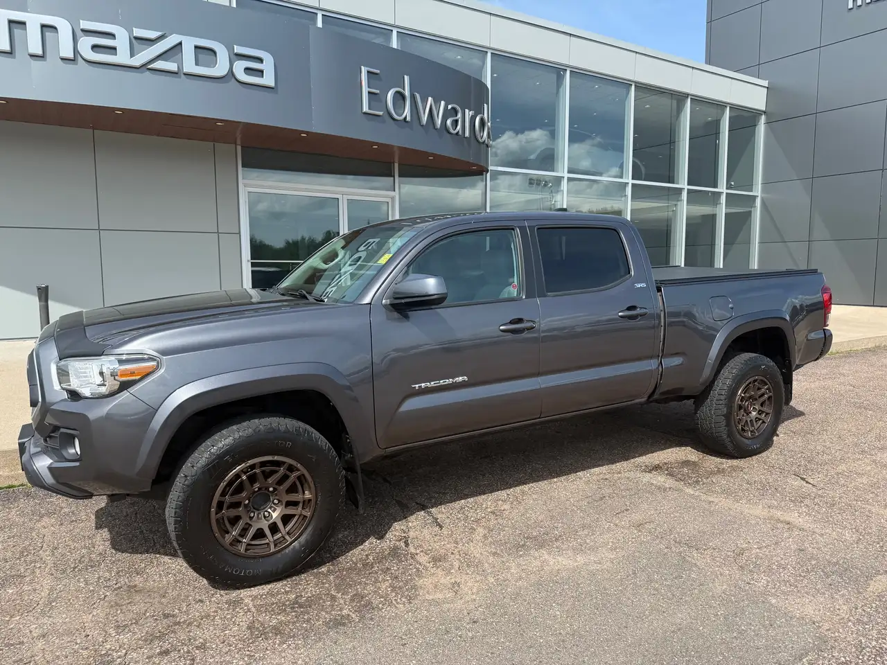 Toyota Tacoma fotografie Toyota Tacoma