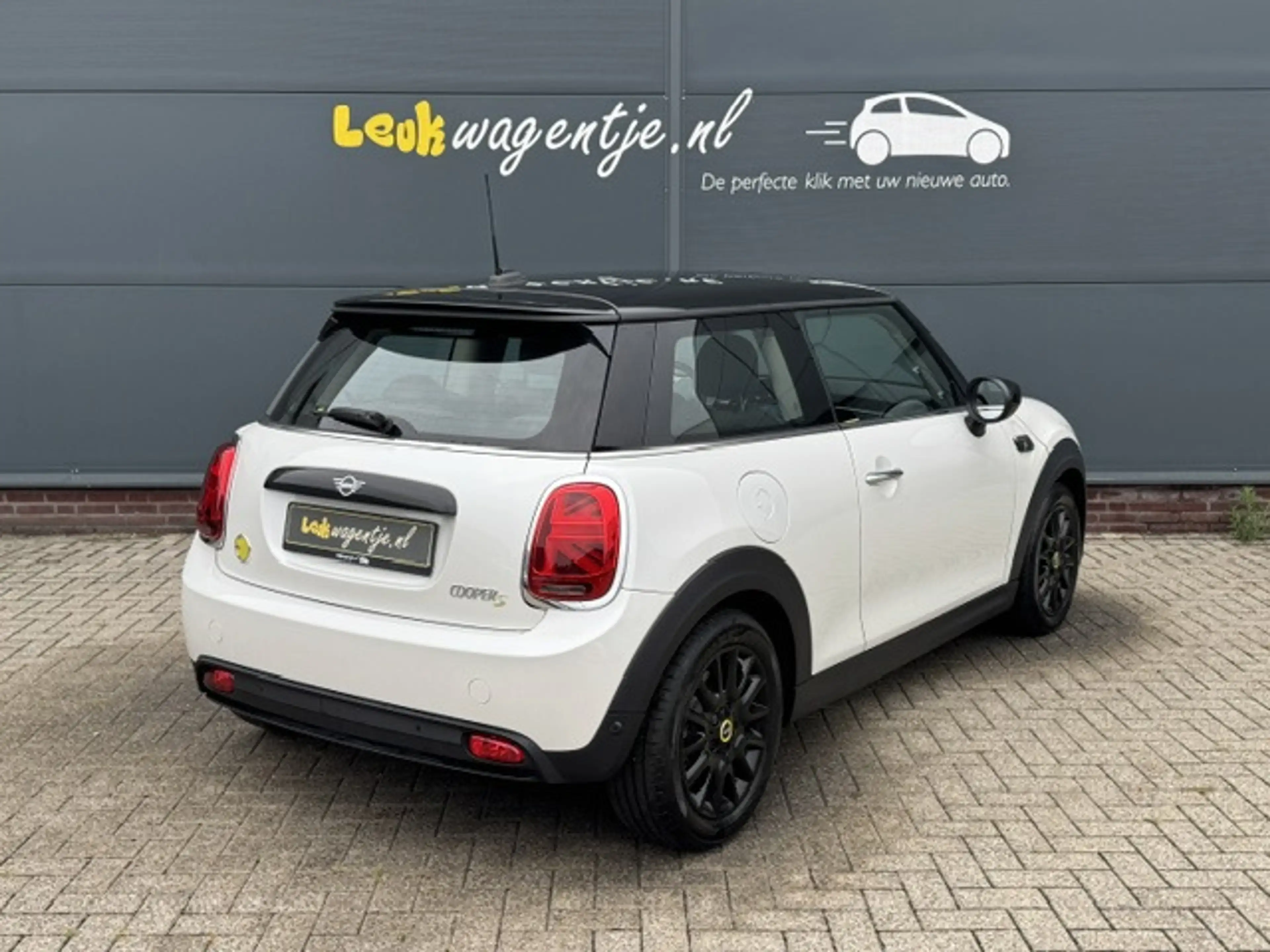 MINI Electric Classic 33 kWh *carplay *stoelverw. *17.1 — photo 2