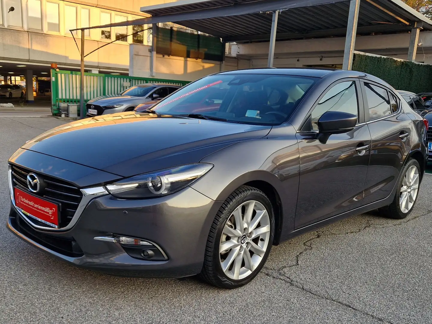 Mazda 3 G120 Revolution Aut. Gris - 1