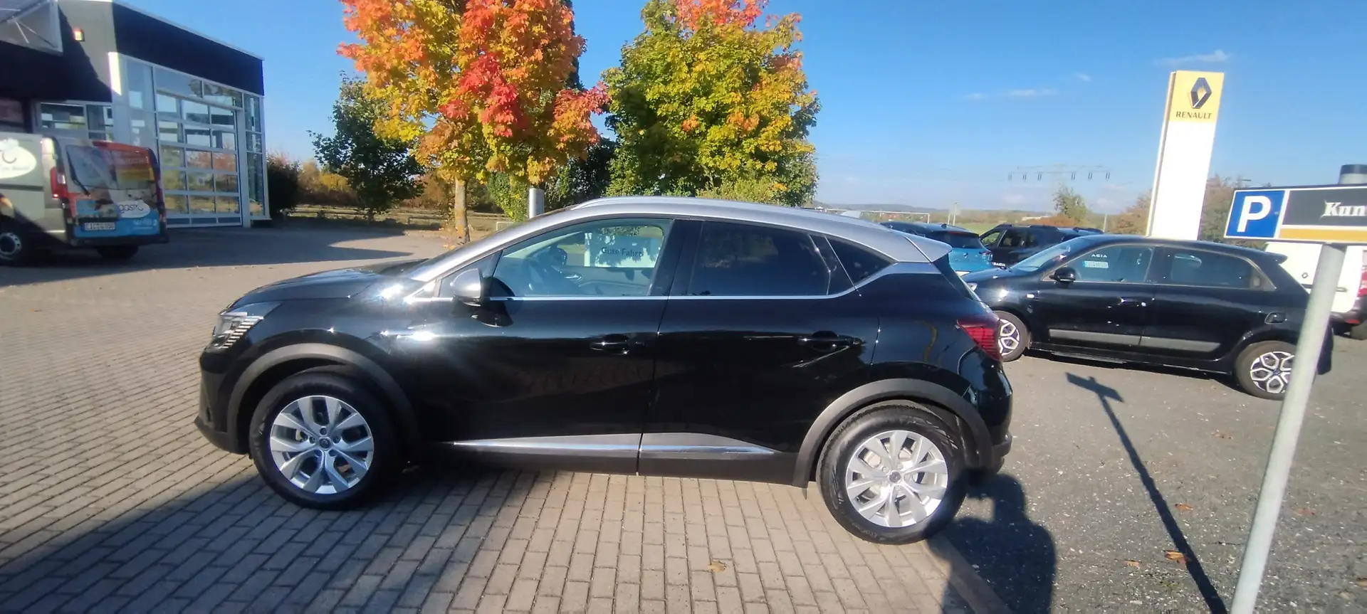 Renault Captur IntensTCe 155 EDC GPF Schwarz - 1
