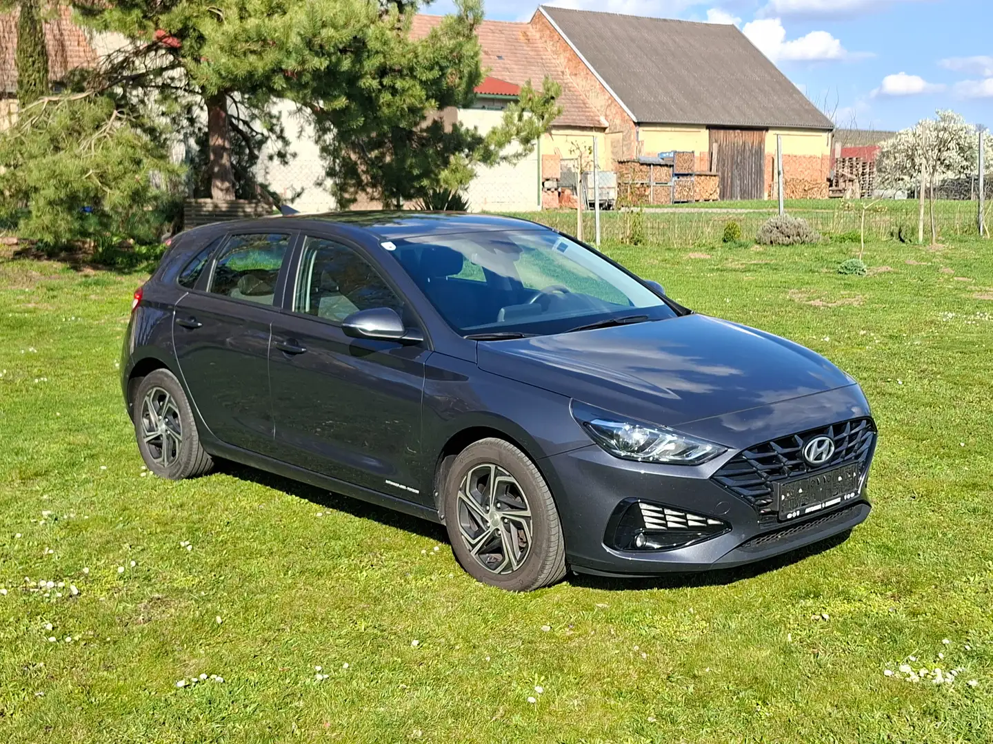 Hyundai i30 i30 1,5 DPI i-Linei-Line Grau - 1