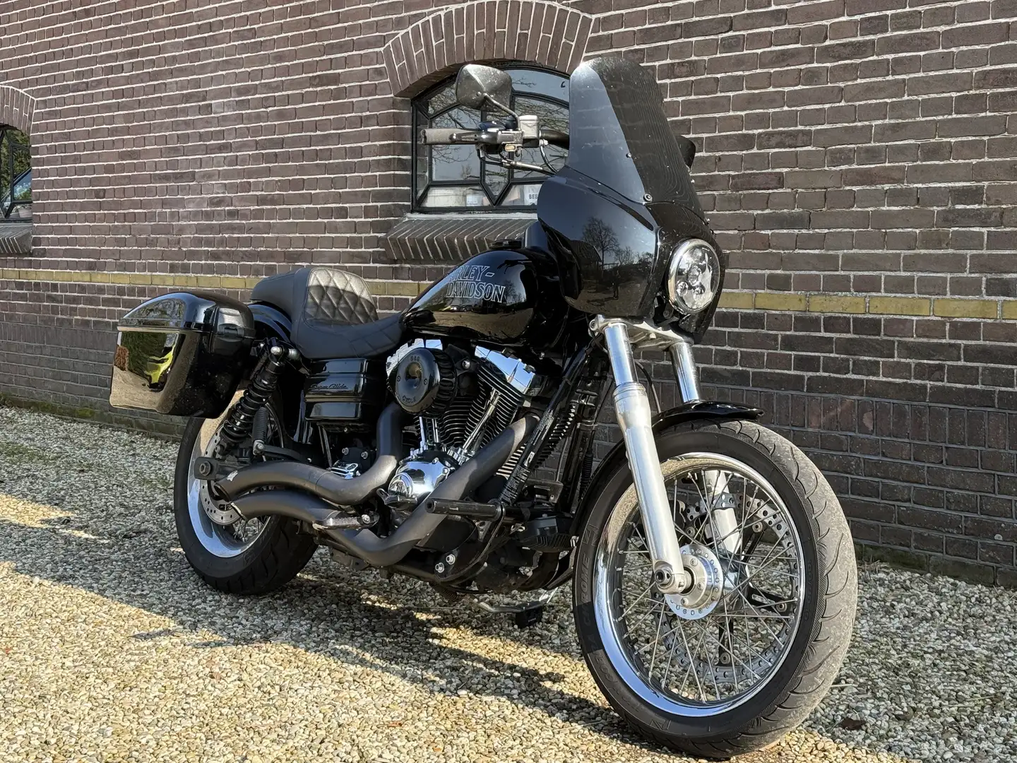 Harley-Davidson Dyna Super Glide Clubstyle Schwarz - 1