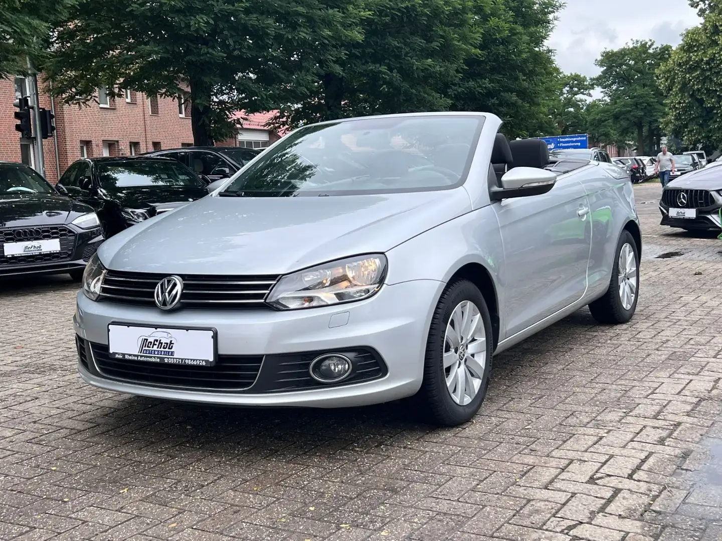 Volkswagen Eos Basis Cabrio Silber - 2
