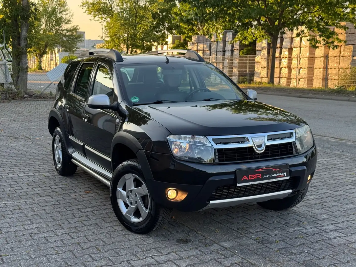 Dacia Duster I Prestige 4x4 LEDER KLIMA TOP ZUSTAND !! Schwarz - 2