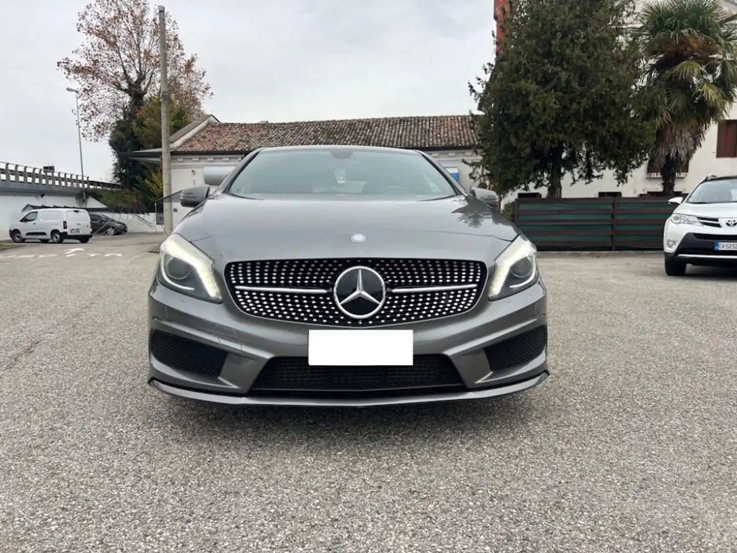 Mercedes-Benz A 180 Premium allestimento AMG PERFETTA!!!!! Gris - 2