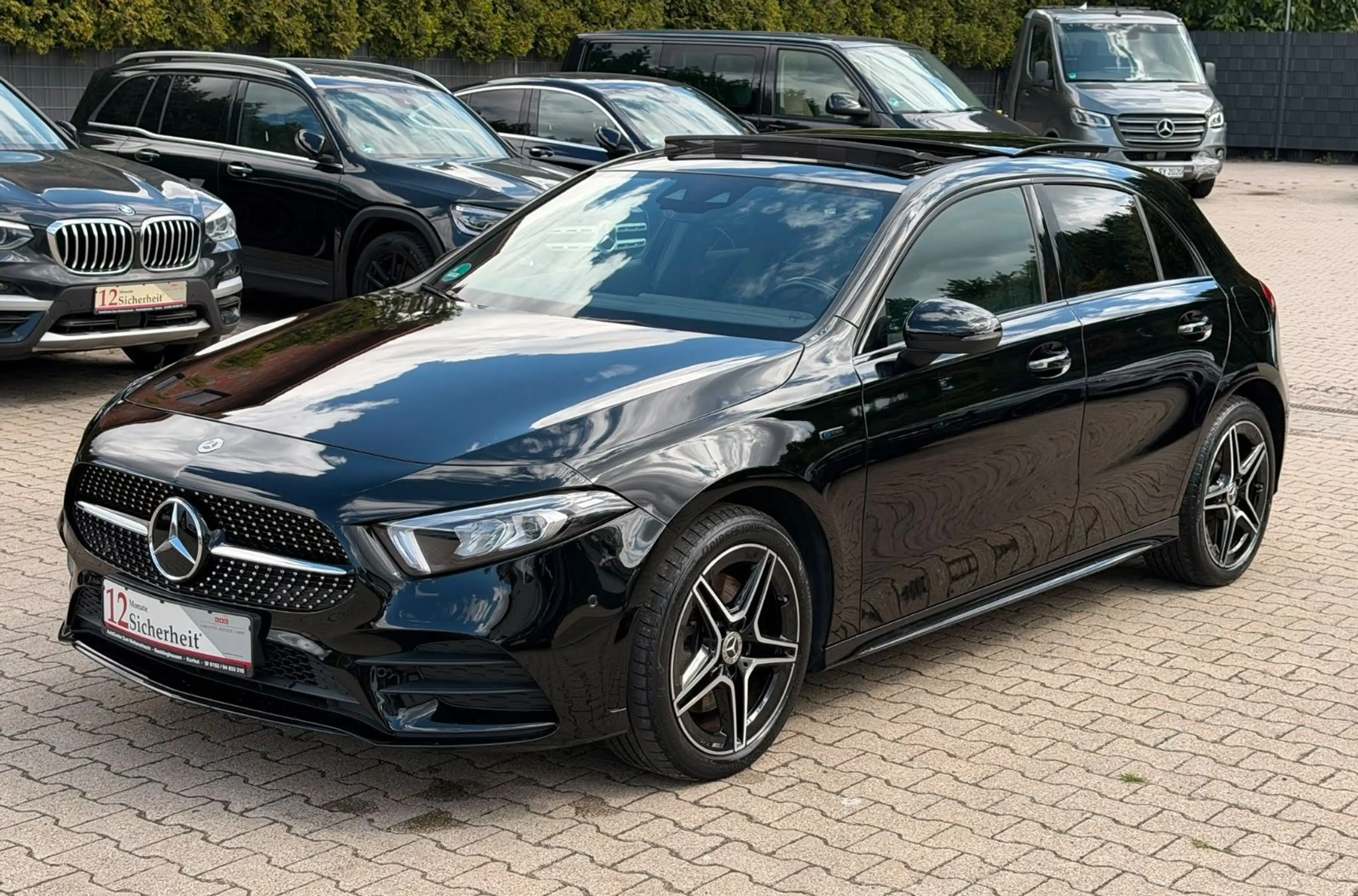 Mercedes-Benz A 250 e AMG LINE 8G-DCT-PANODACH-WIDESCREEN-LED- — photo 3
