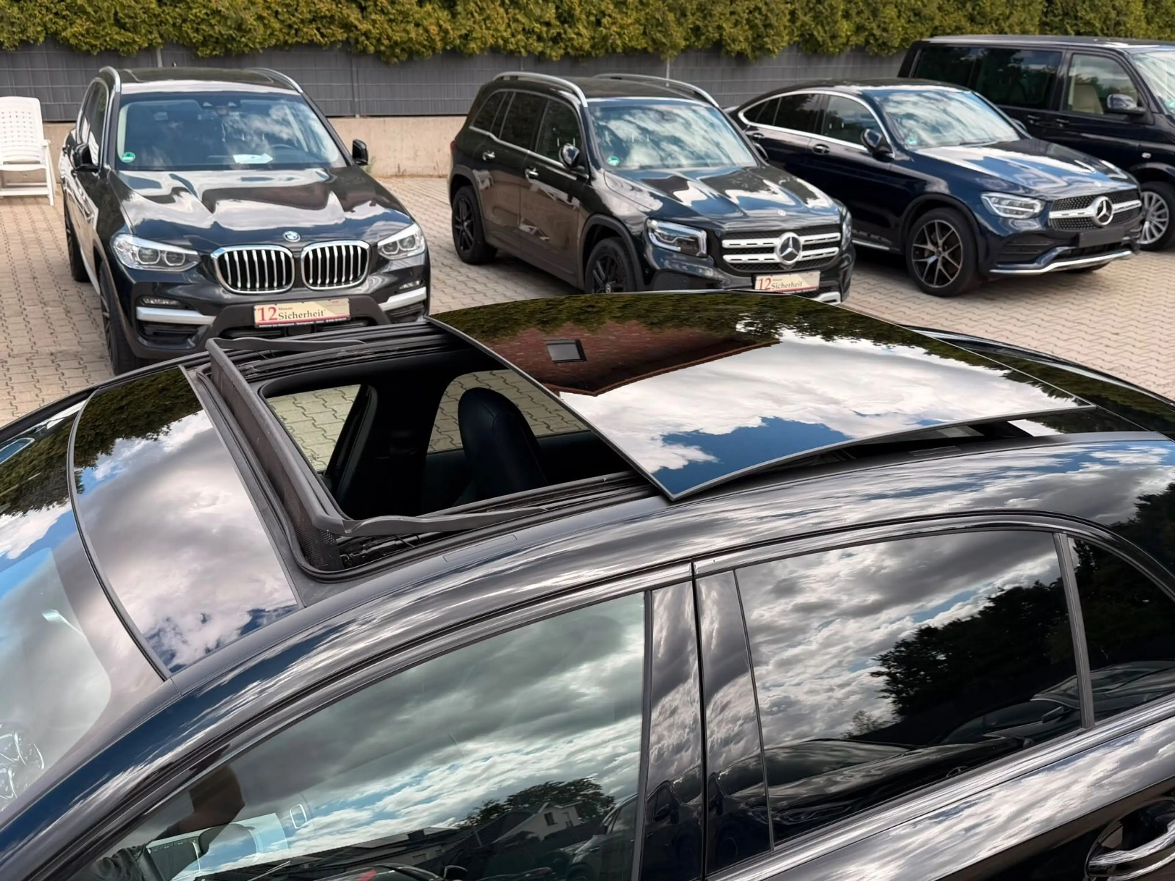 Mercedes-Benz A 250 e AMG LINE 8G-DCT-PANODACH-WIDESCREEN-LED- — photo 13