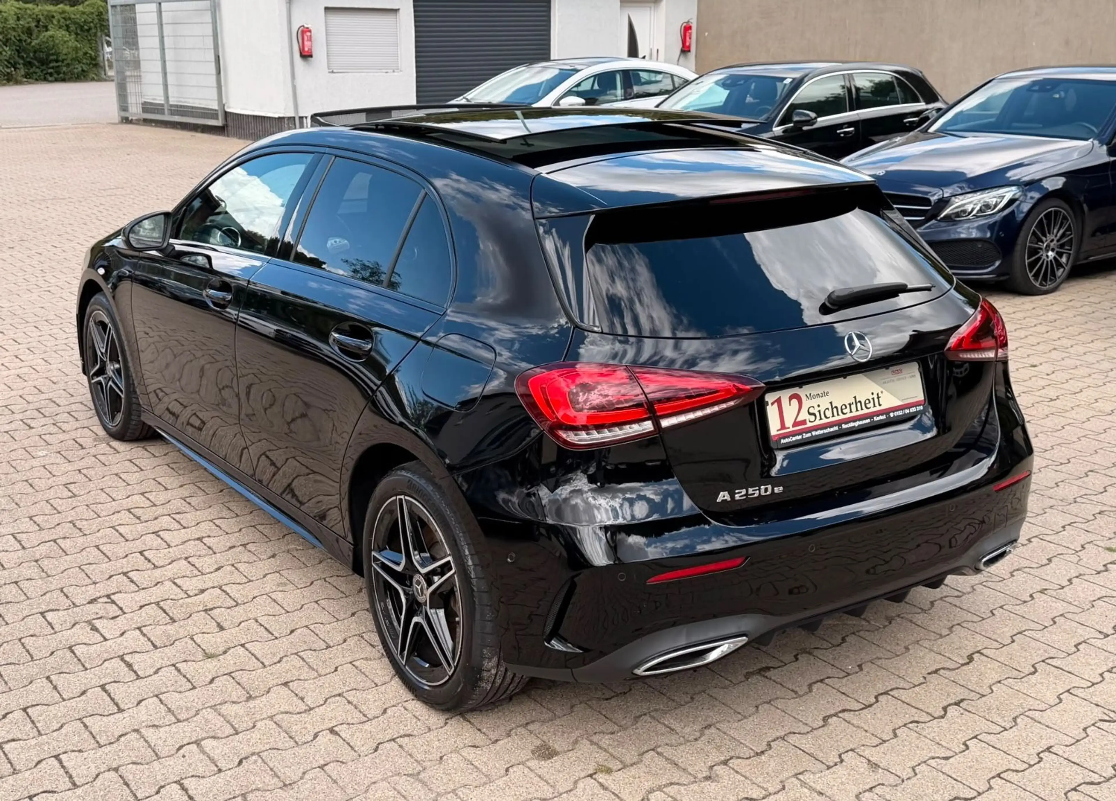 Mercedes-Benz A 250 e AMG LINE 8G-DCT-PANODACH-WIDESCREEN-LED- — photo 10