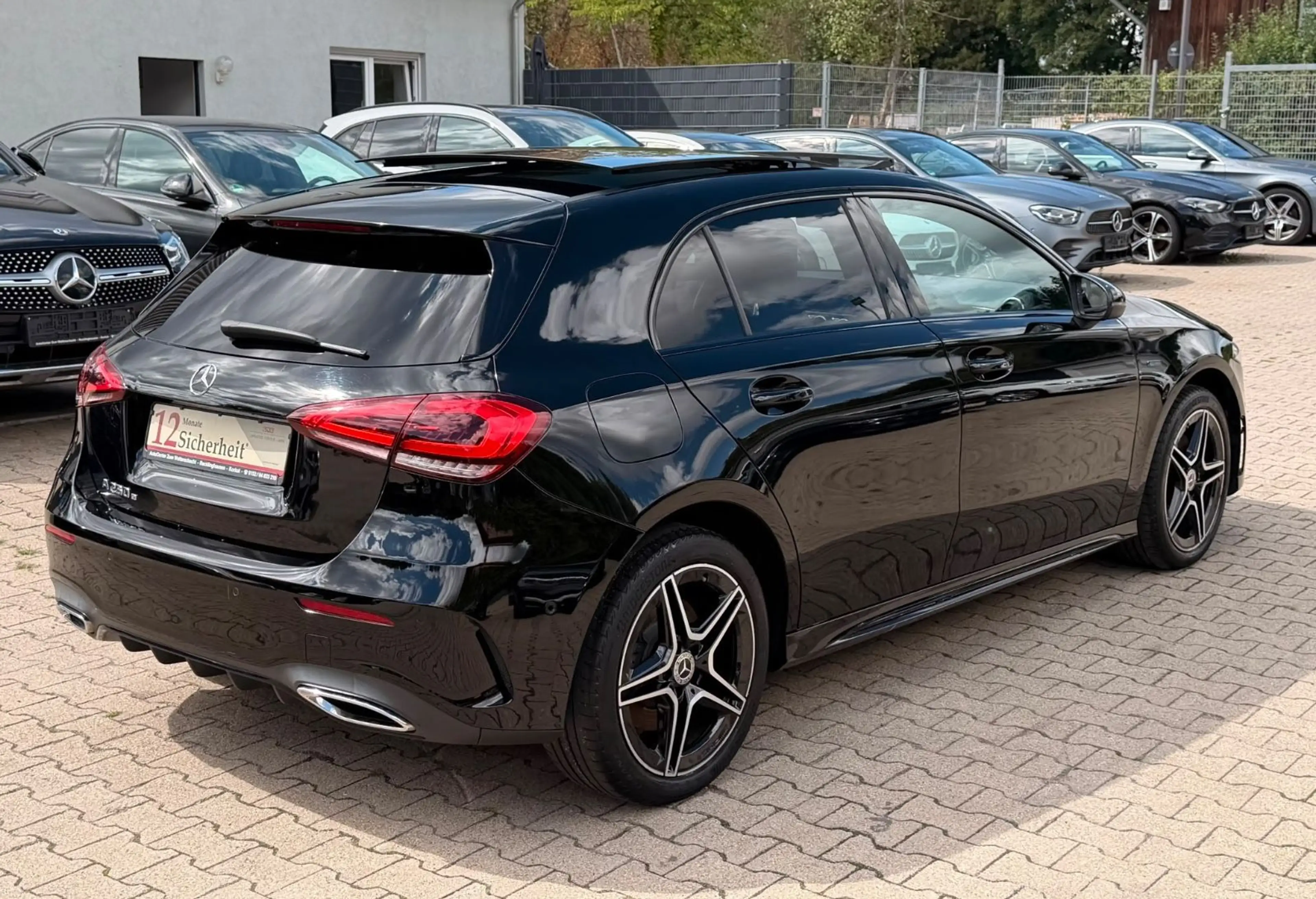 Mercedes-Benz A 250 e AMG LINE 8G-DCT-PANODACH-WIDESCREEN-LED- — photo 9